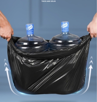 Kunststoffmüllsäcke mit schwarzem Logo und starkem Material